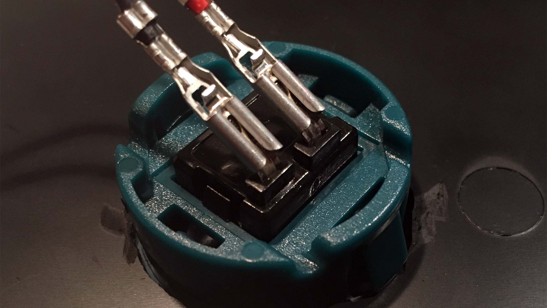 Seimitsu back connectors